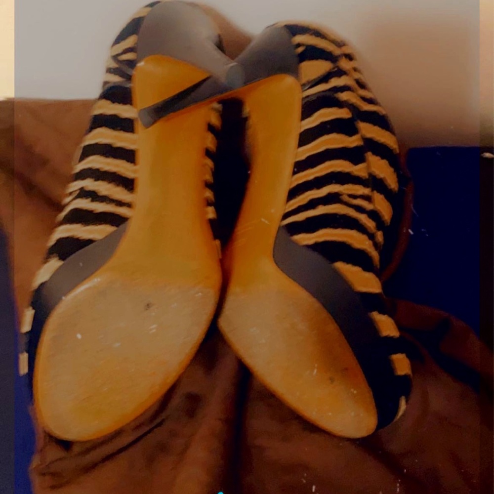 Size 8.5 Gucci Betty Black Caramel Zebra Boots